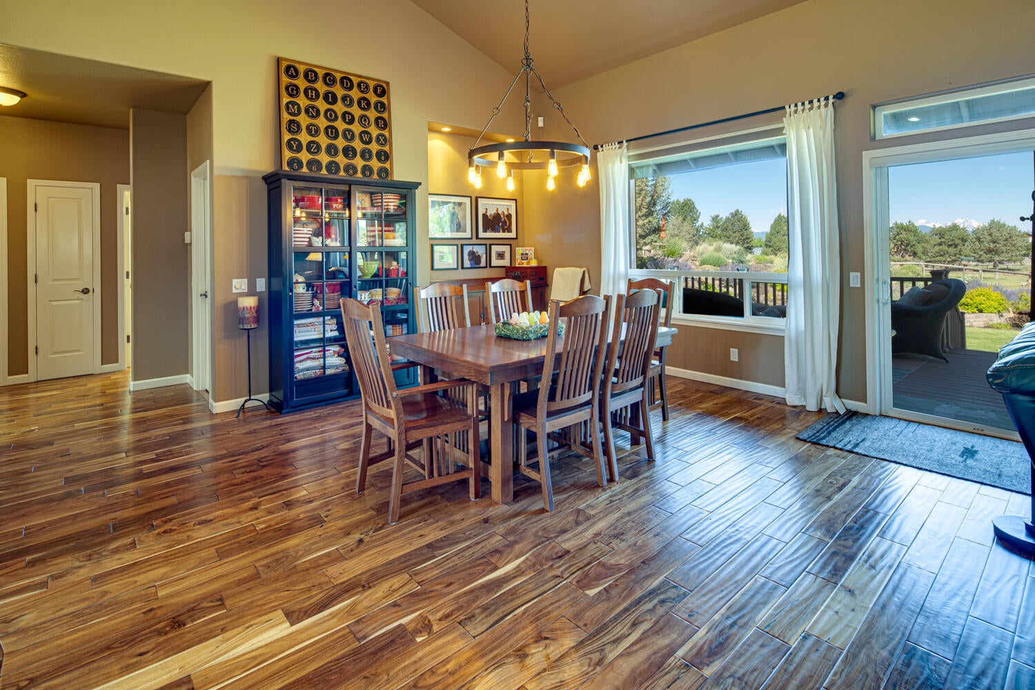 61542 Ward Road Bend, OR 97702 - Photo 10 of 65 Dining area.