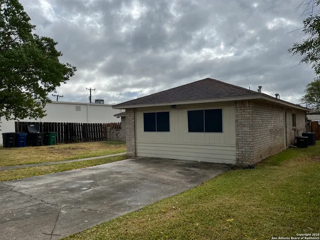 $1,795 | 6522 Ridge Willow Drive, San Antonio, TX 78233