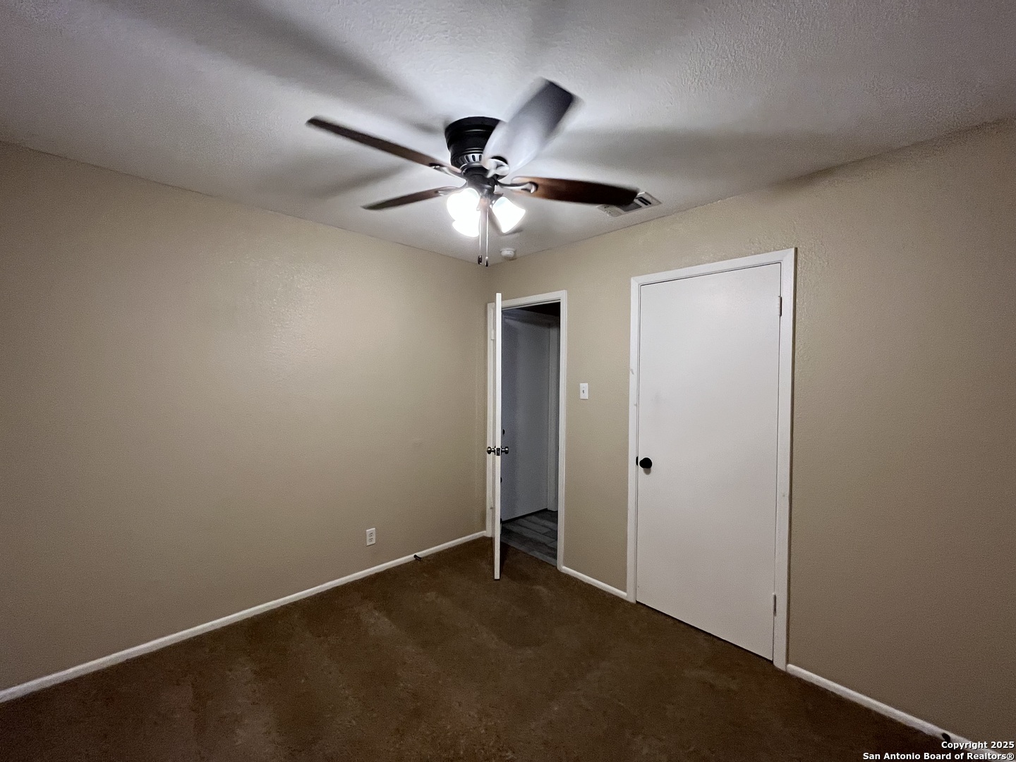 6522 Ridge Willow Drive San Antonio, TX 78233 - Photo 41 of 42 a view of an empty room
