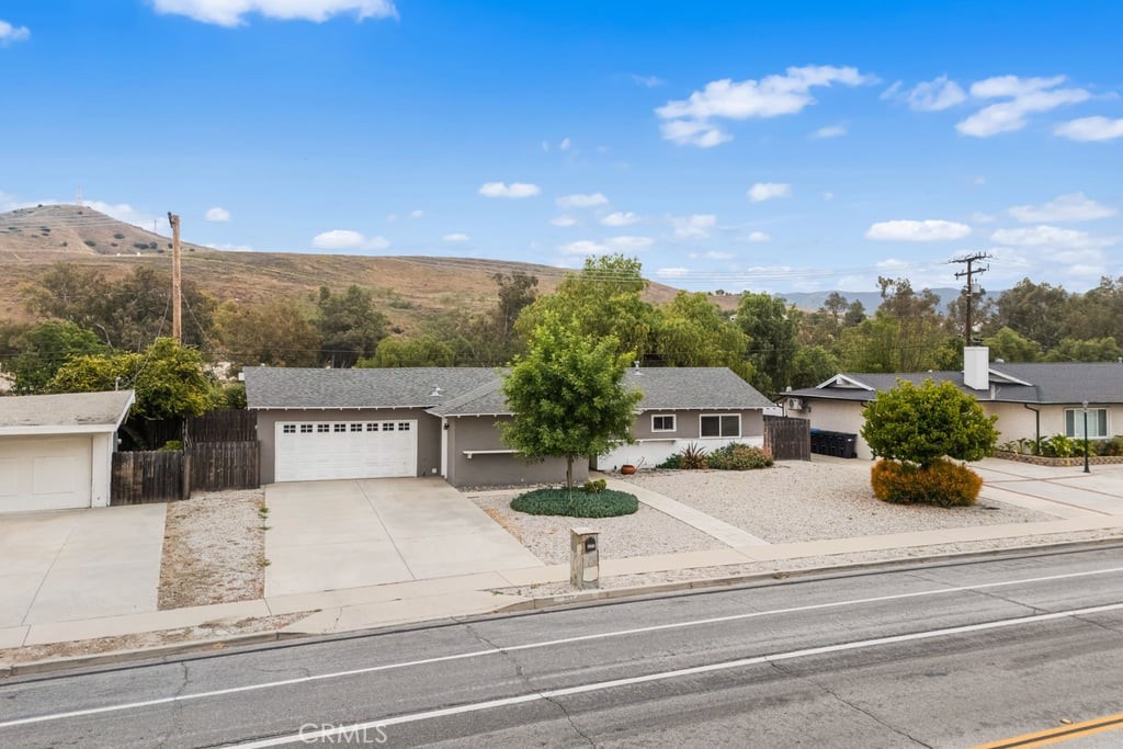 3554 Royal Simi Valley, CA 93063 - Photo 8 of 56