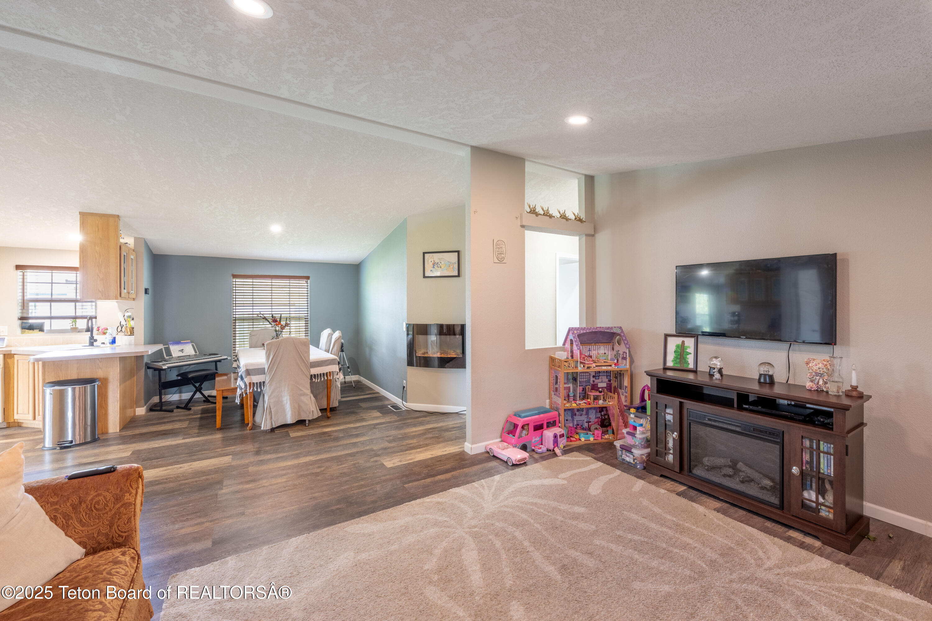 7250 Highway 89, Unit 25 Jackson, WY 83001 - Photo 14 of 37 Living Area