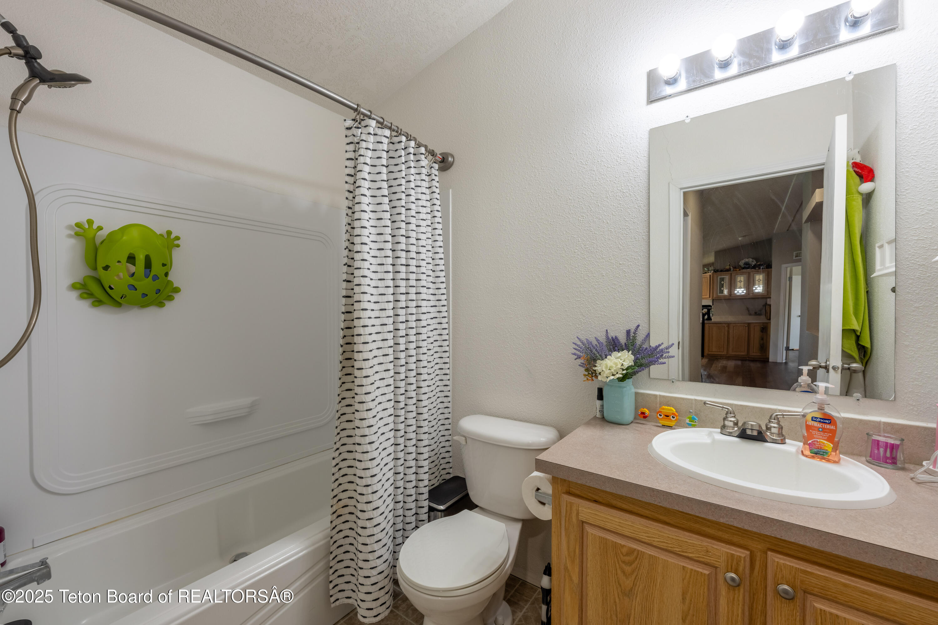 7250 Highway 89, Unit 25 Jackson, WY 83001 - Photo 27 of 37 Guest Bathroom