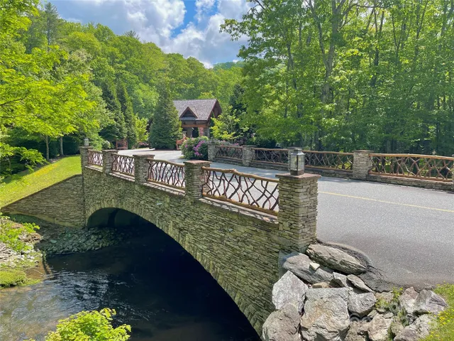 $189,900 | 125 Stone Ledge Lane, Unit 125, Blowing Rock, NC 28605