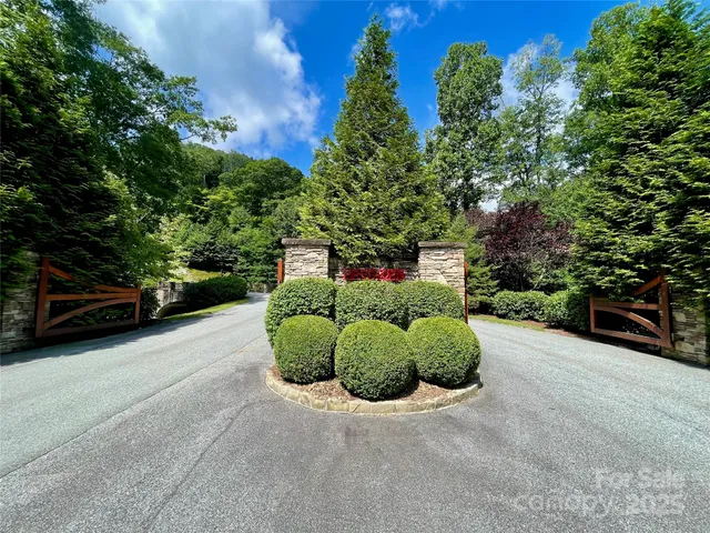 $189,900 | 125 Stone Ledge Lane, Unit 125, Blowing Rock, NC 28605