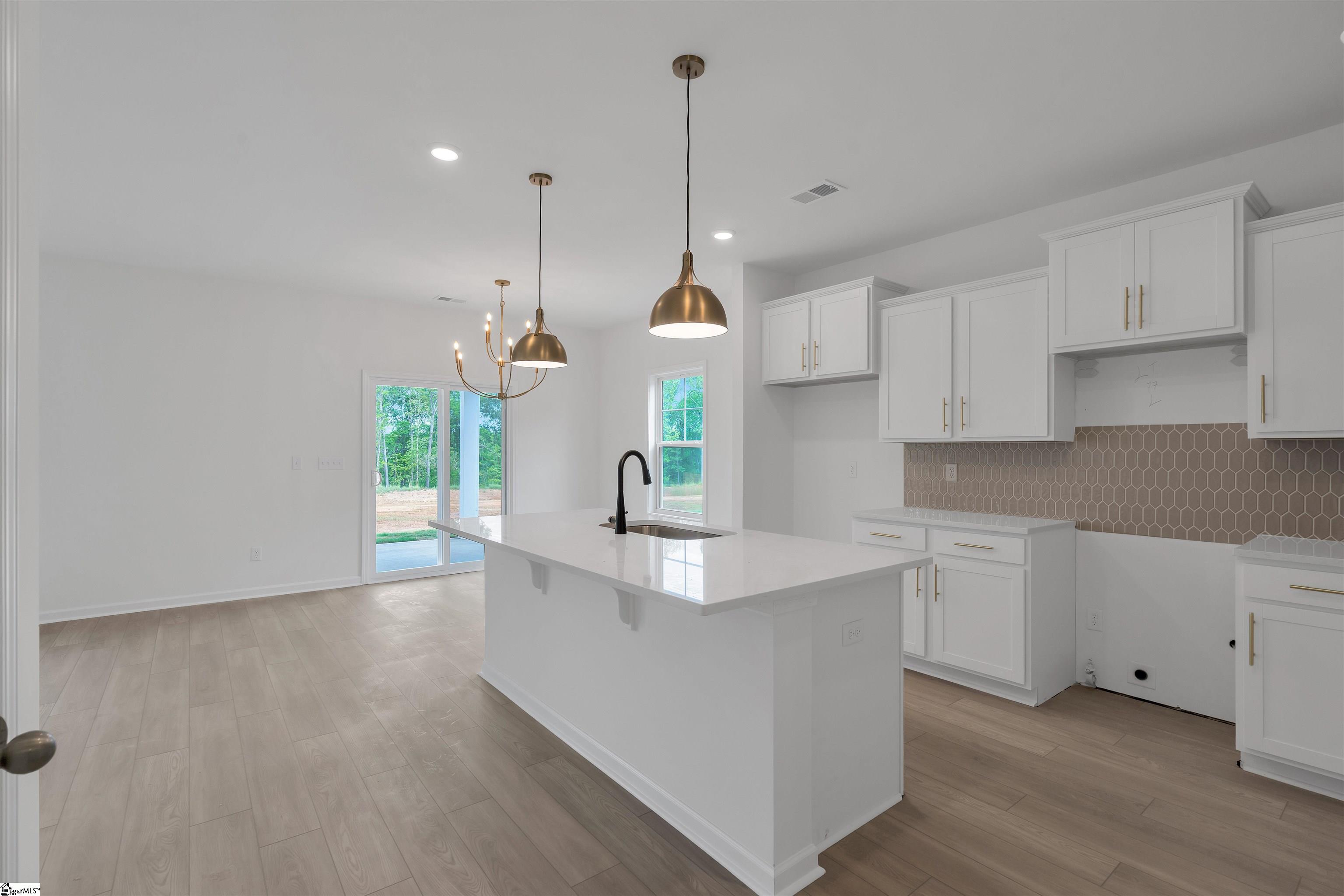 119 Hunter Ridge Drive Boiling Springs, SC 29316 - Photo 8 of 31 Gallery Image 8