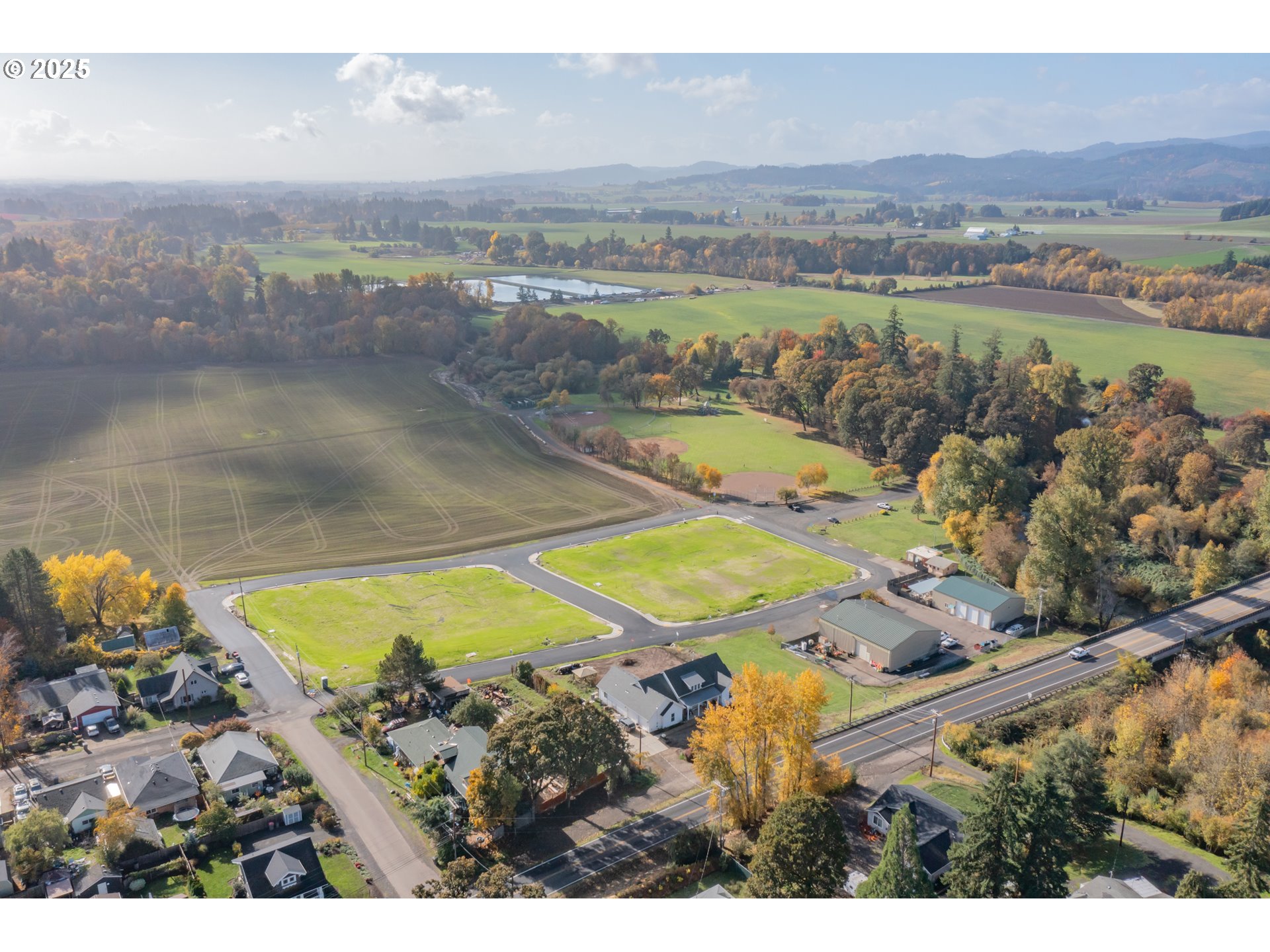 8 Block 7 Carlton, OR 97111 - Photo 21 of 43 an aerial view of a residential houses with outdoor space and river