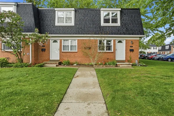 $105,000 | 45315 Kensington Street, Utica, MI 48317