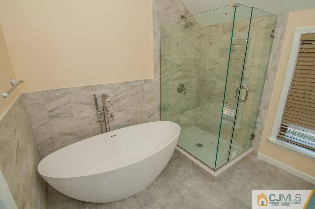 16 River Road East Brunswick, NJ 08816 - Photo 17 of 25 Gallery Image 17