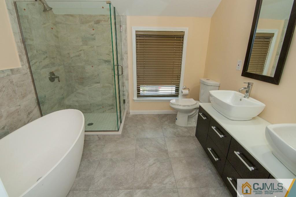 16 River Road East Brunswick, NJ 08816 - Photo 18 of 25 Gallery Image 18