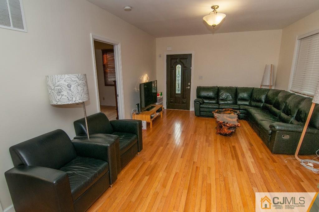 16 River Road East Brunswick, NJ 08816 - Photo 4 of 25 Gallery Image 4