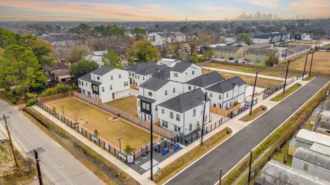 $389,000 | 4746 Martin Street, Houston, TX 77018