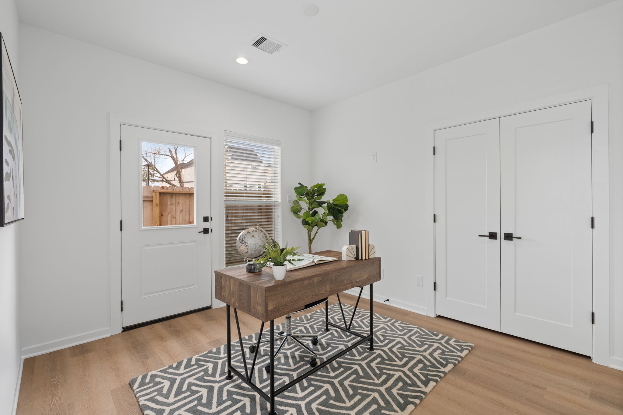 4746 Martin Street Houston, TX 77018 - Photo 5 of 49