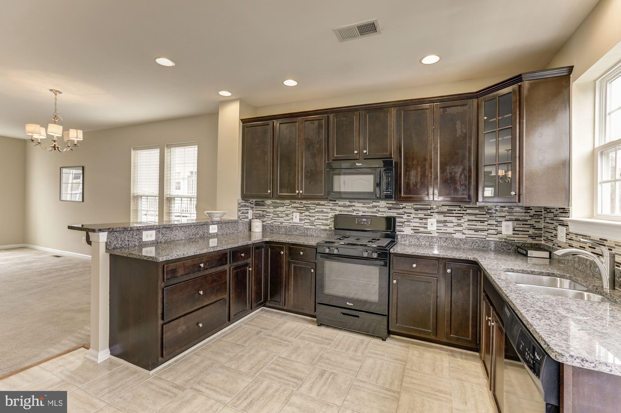 7478 Riding Meadow Way Manassas, VA 20111 - Photo 15 of 32 Beautiful kitchen