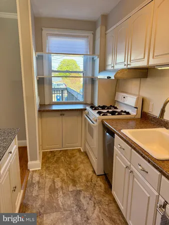 $1,900 | 3613 Parkdale Avenue, Baltimore, MD 21211