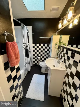 $1,900 | 3613 Parkdale Avenue, Baltimore, MD 21211