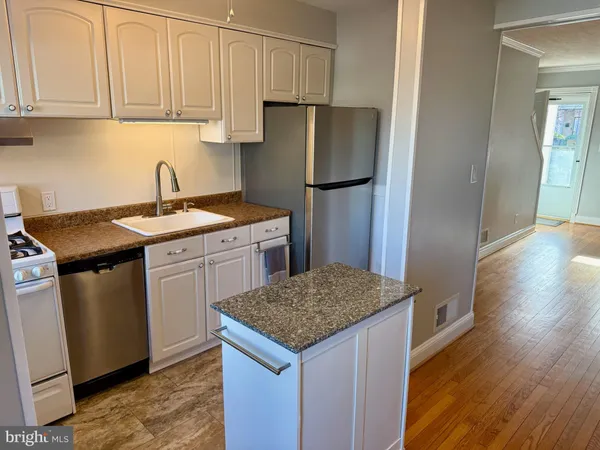 $1,900 | 3613 Parkdale Avenue, Baltimore, MD 21211