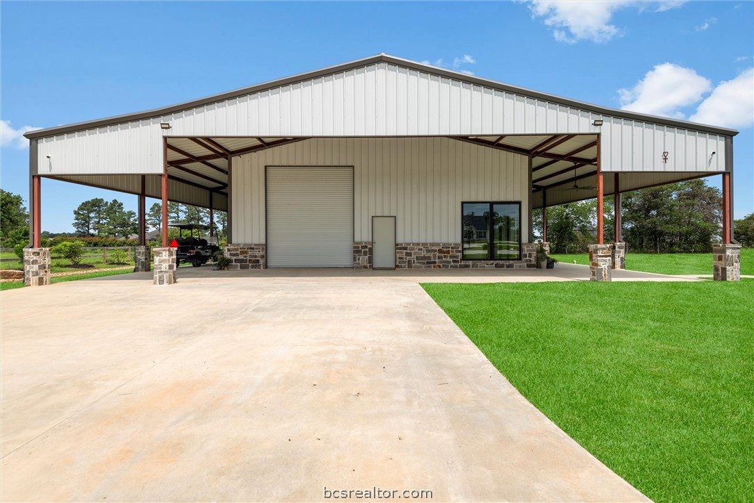 914 Axis Lane Franklin, TX 77856 - Photo 5 of 50