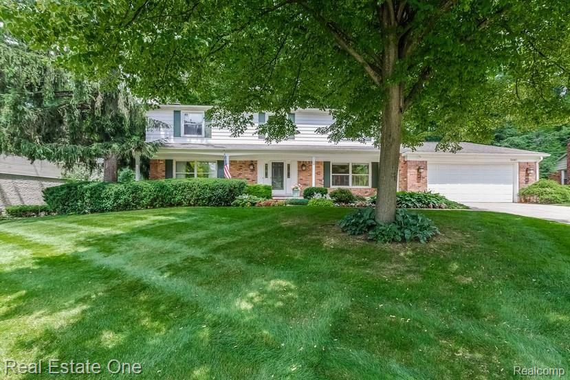 30067 Fox Grove Road Farmington Hills, MI 48334 - Photo 1 of 29