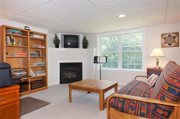 16 Surrey Road Littleton, MA 01460 - Photo 16 of 20 Gallery Image 16