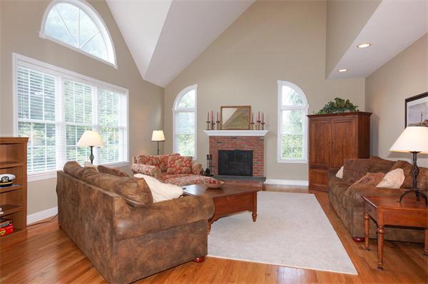 16 Surrey Road Littleton, MA 01460 - Photo 4 of 20 Gallery Image 4