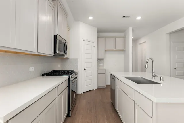 $2,650 | 12210 Bell County Court, Cypress, TX 77433