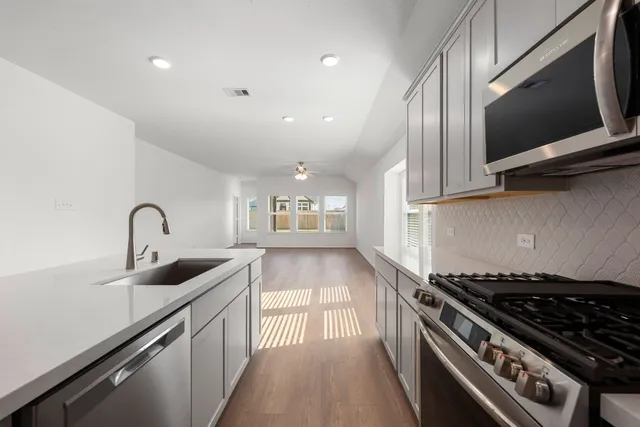 $2,650 | 12210 Bell County Court, Cypress, TX 77433