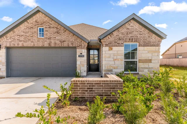 $2,650 | 12210 Bell County Court, Cypress, TX 77433