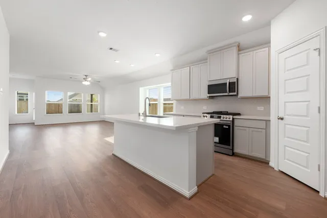 $2,650 | 12210 Bell County Court, Cypress, TX 77433