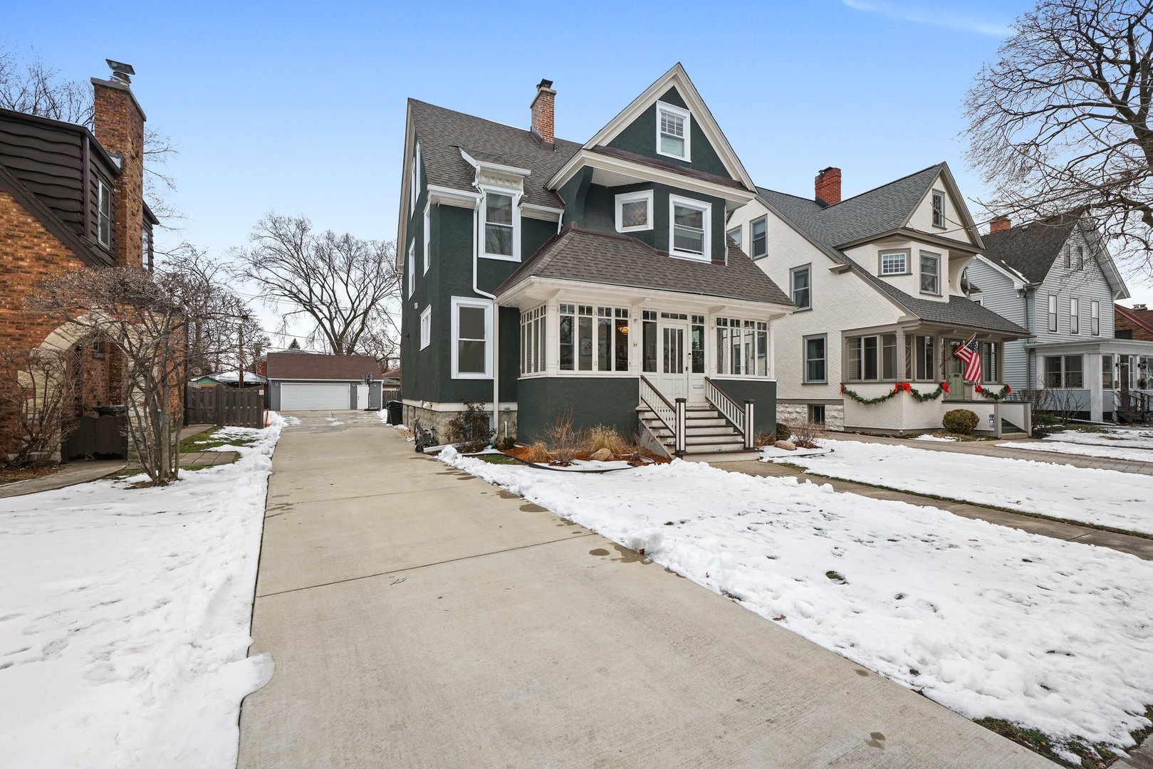 90 Lawton Road Riverside, IL 60546 - Photo 2 of 32