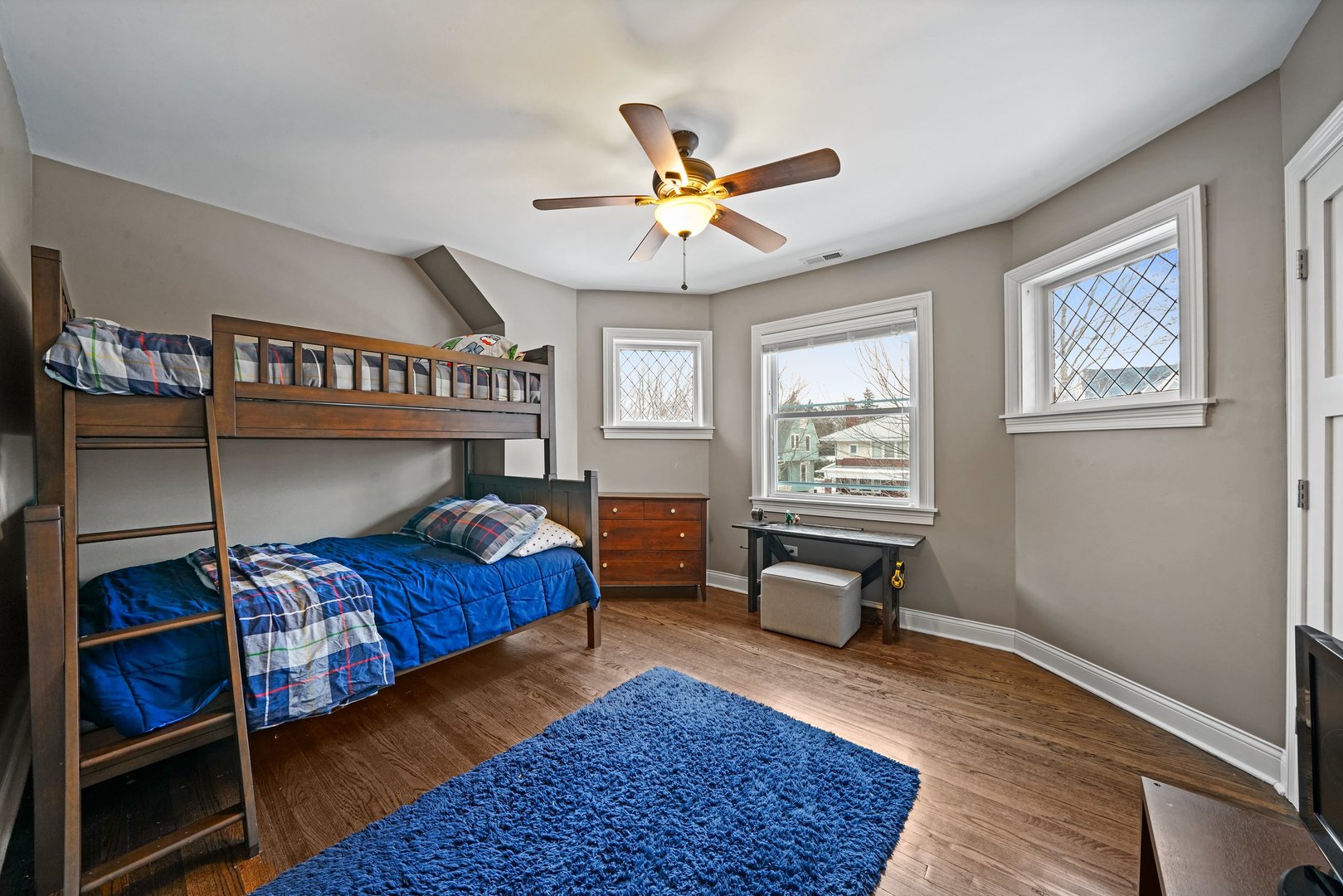 90 Lawton Road Riverside, IL 60546 - Photo 23 of 32