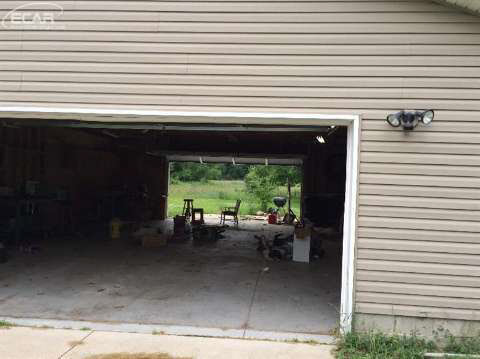6370 Johnson Road Flushing, MI 48433 - Photo 30 of 38 20441258-29.JPG
