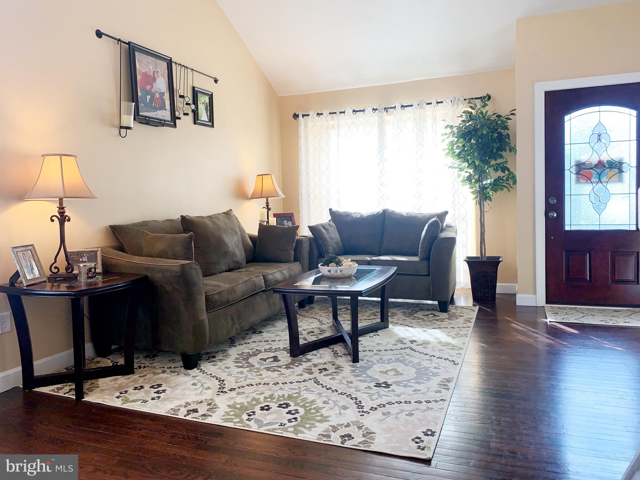 121 Ridgewood Way Burlington, NJ 08016 - Photo 4 of 29 Gallery Image 4