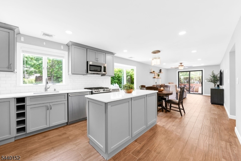136 Changebridge Road, Unit 7 Montville, NJ 07045 - Photo 2 of 23