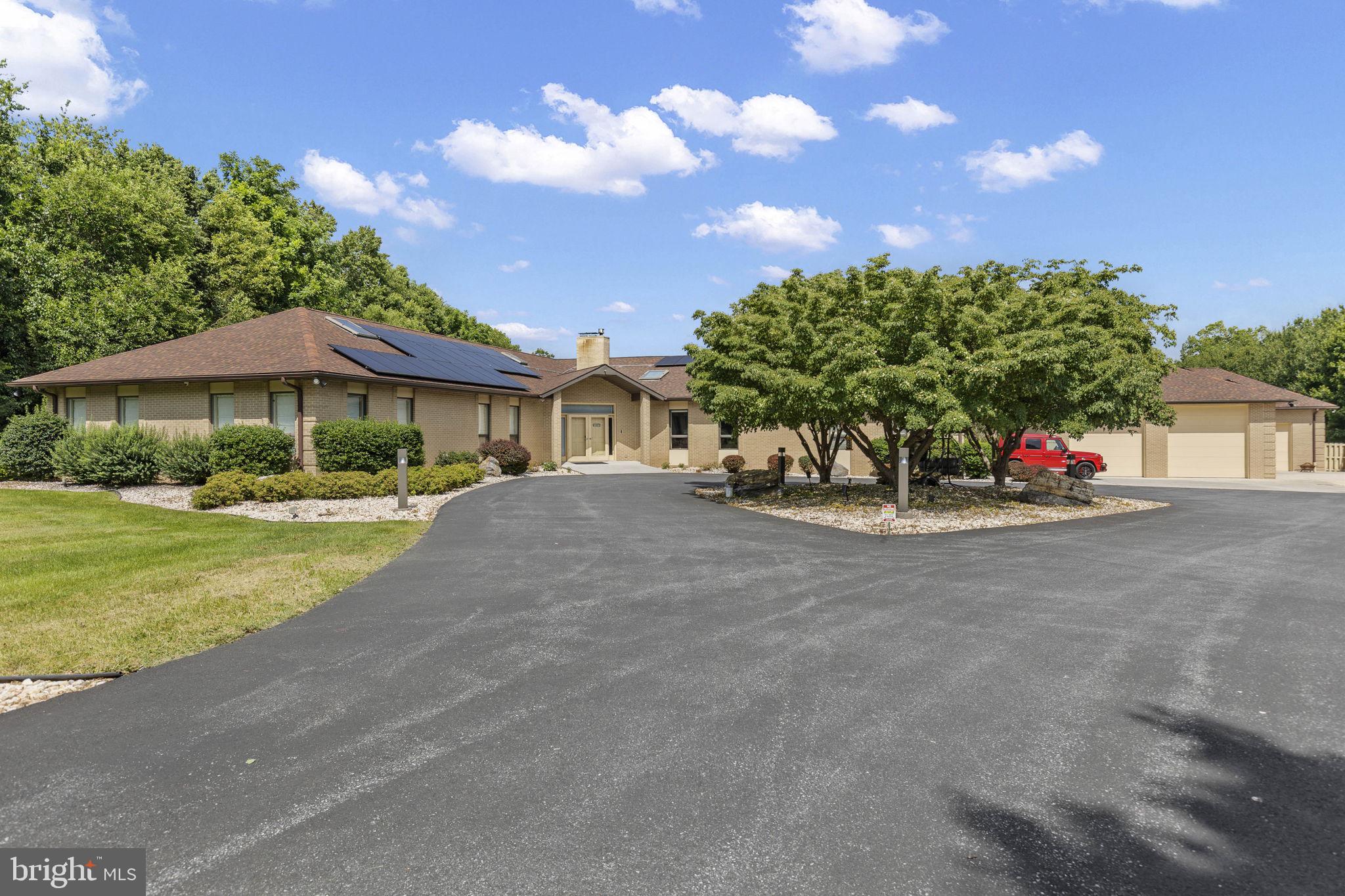 253 Brindle Road Mechanicsburg, PA 17055 - Photo 2 of 100