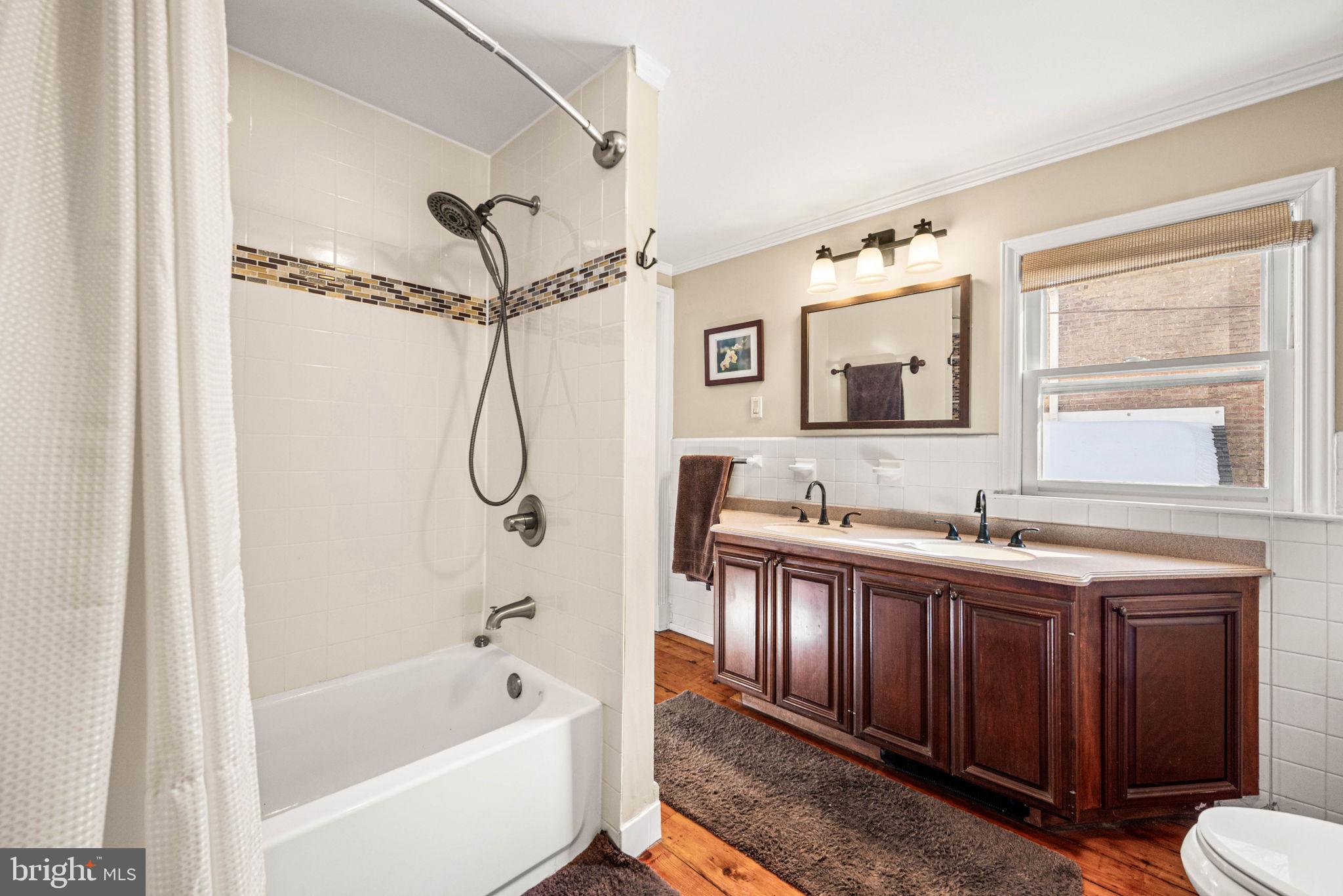 220 South Walnut Street West Chester, PA 19382 - Photo 24 of 37 Full Bathroom