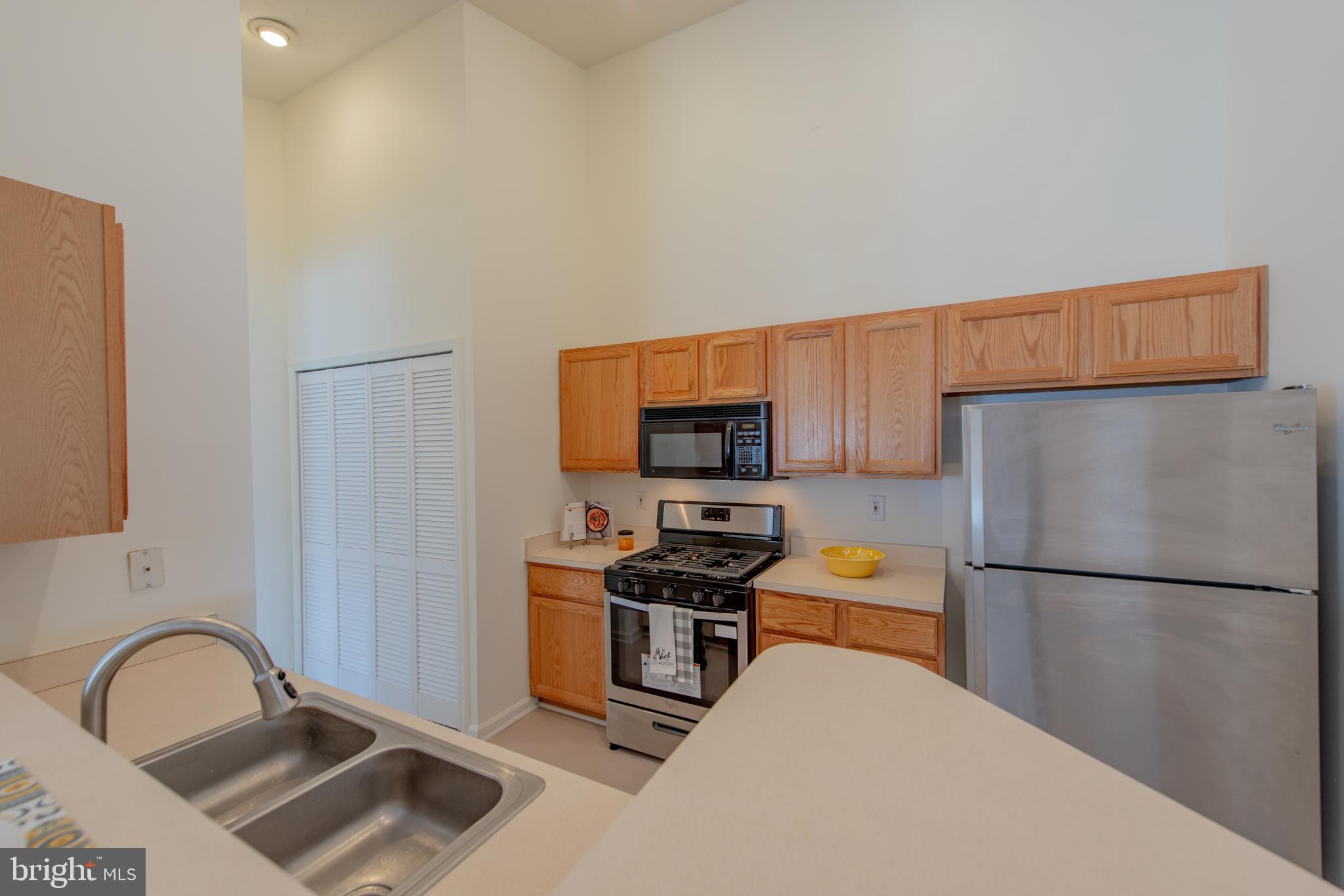 9766 Reese Farm Road Owings Mills, MD 21117 - Photo 4 of 30 Kitchen With Breakfast Bar