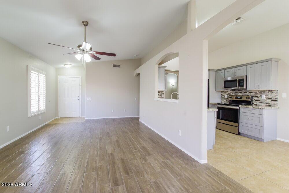 16634 North 35th Way Phoenix, AZ 85032 - Photo 4 of 16 Photo #4