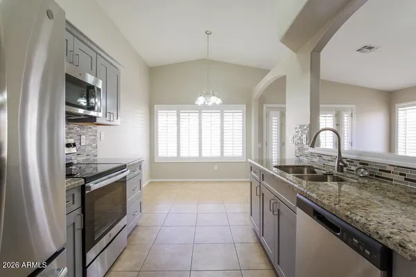 $2,355 | 16634 North 35th Street, Phoenix, AZ 85032