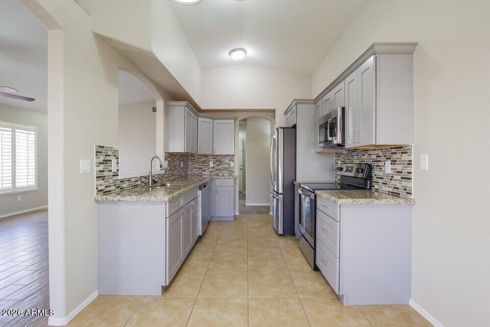 16634 North 35th Way Phoenix, AZ 85032 - Photo 7 of 16 Photo #7