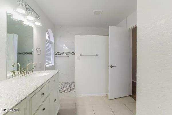 $2,355 | 16634 North 35th Street, Phoenix, AZ 85032