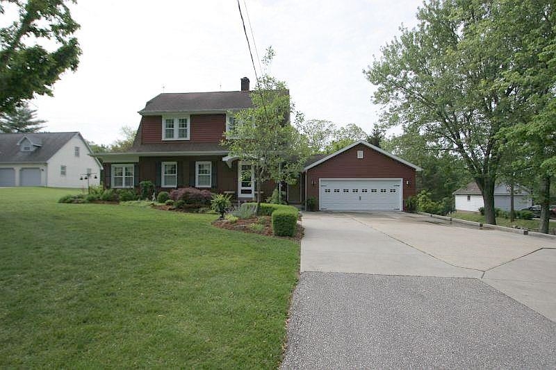 610 East Riverside Drive Jasper, IN 47546 - Photo 4 of 36 Gallery Image 4