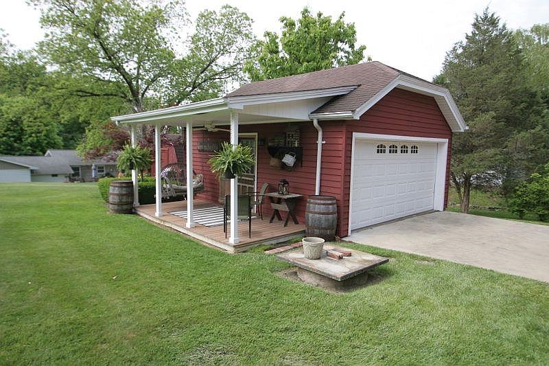 610 East Riverside Drive Jasper, IN 47546 - Photo 8 of 36 Gallery Image 8