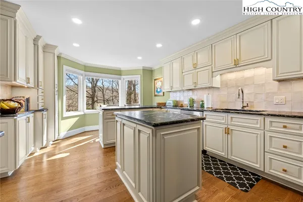 $1,900,000 | 129 Valley View Road, Blowing Rock, NC 28605