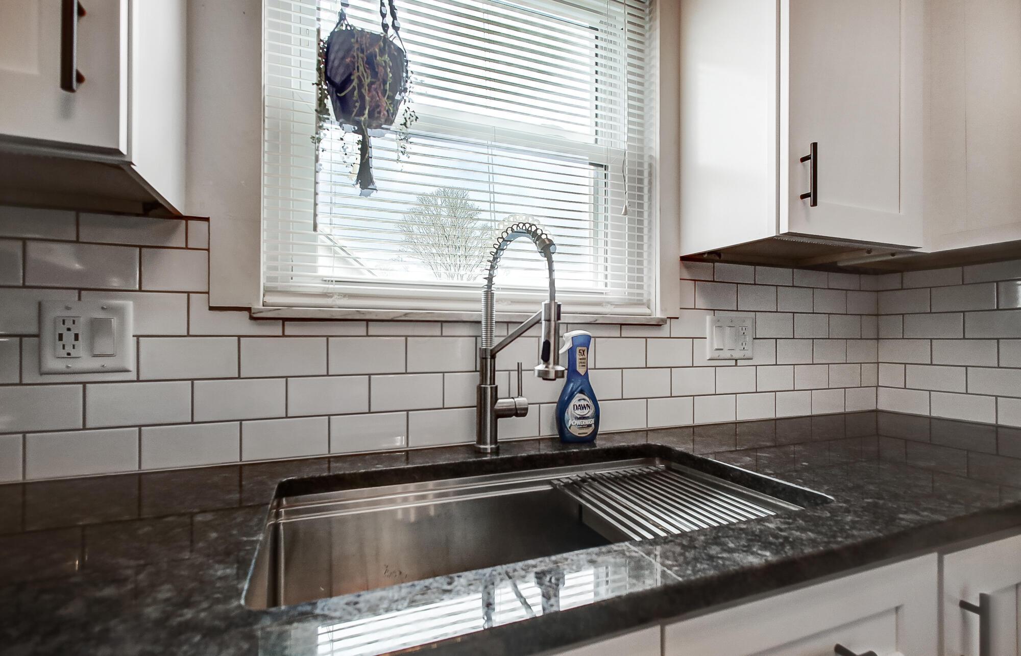 834 Doherty Road Columbus, OH 43228 - Photo 20 of 55 Kitchen