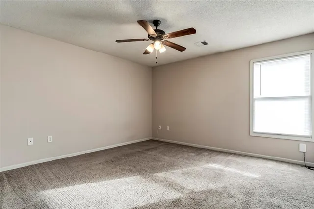 $225,000 | 813 167th Court, Gardner, KS 66030