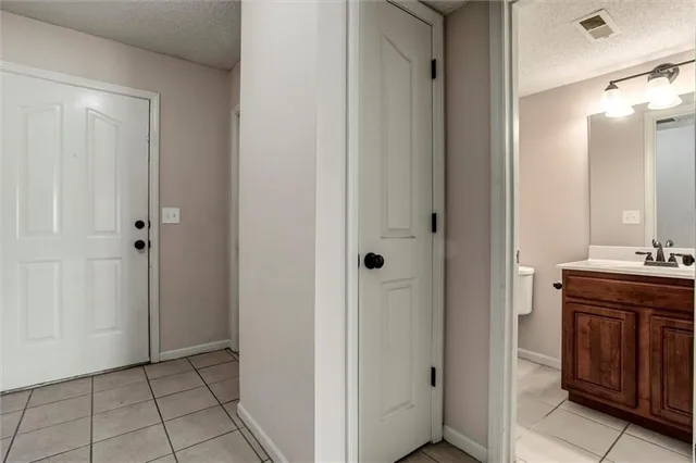 $225,000 | 813 167th Court, Gardner, KS 66030