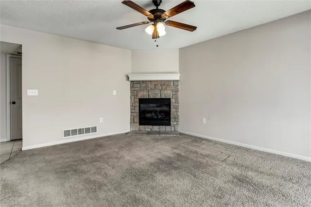 $225,000 | 813 167th Court, Gardner, KS 66030