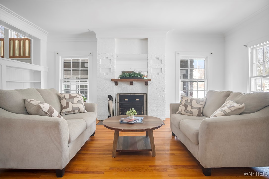 24 Admiral Road Buffalo, NY 14216 - Photo 5 of 26 LIVING RM