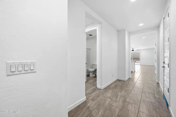 $2,595 | 1627 West Estes Way, Phoenix, AZ 85041