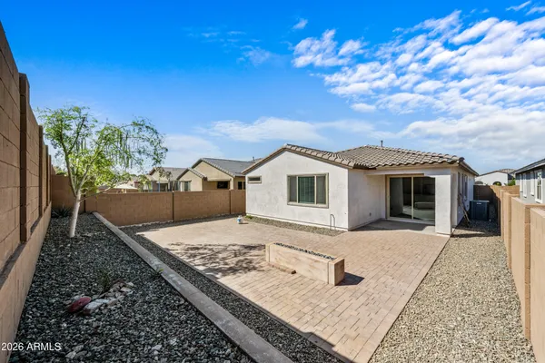 $2,595 | 1627 West Estes Way, Phoenix, AZ 85041